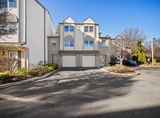 27 Milford Ct, Nanuet, NY 10954
