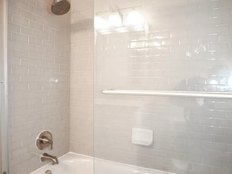 2nd floor - Bathroom