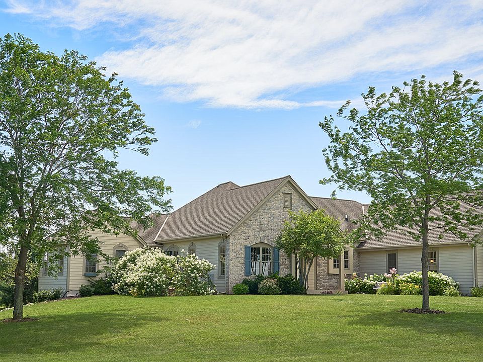 1st image of 841 Skibbereen Way