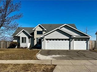 1211 Hillside Rd, Sauk Rapids, MN 56379