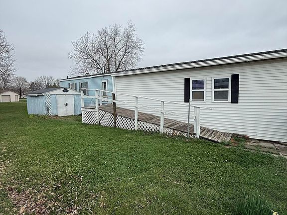 5th image of 121 Waterman Ave