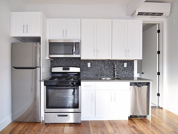 2nd image of 10 W 122nd St Floor 4