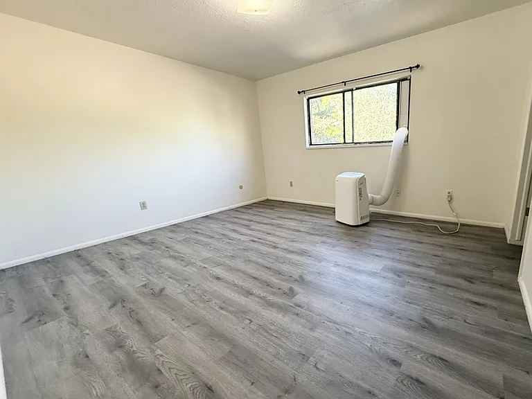 445 E 800 N — Photo 3