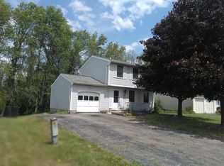 48 Close Hollow Dr, Hamlin, NY 14464