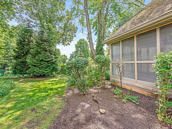 4th image of 1623 Rockwood Ln