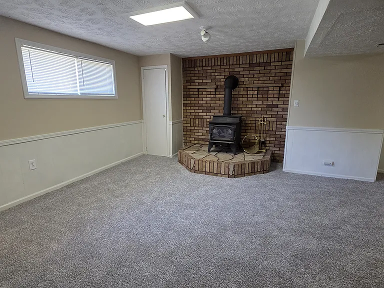 8125 Valley Rd — Photo 9
