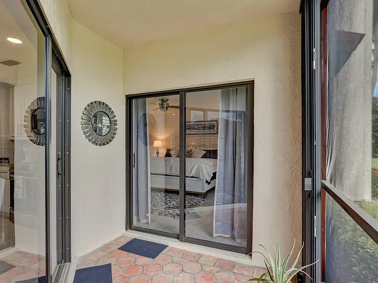 6 Lexington Ln E #D — Photo 36