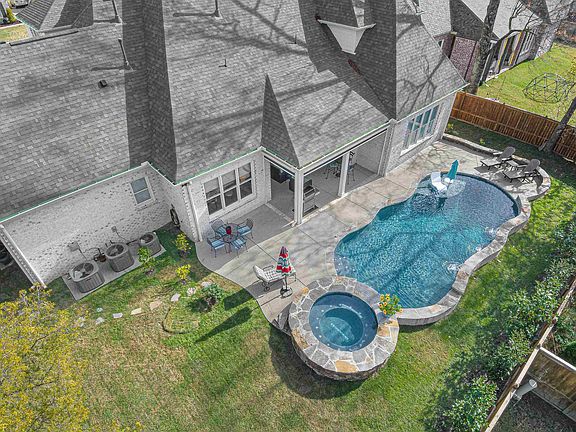 3rd image of 1631 Exmoor Ln