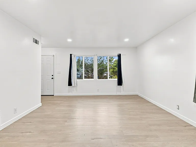 38466 Sumac Ave — Photo 6