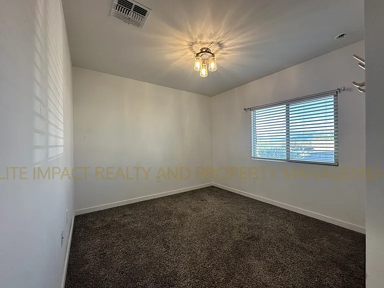 11112 S Weismann Dr — Photo 4