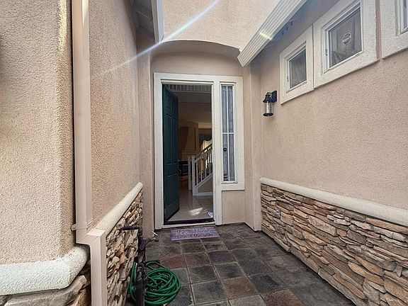3rd image of 3420 Edgewater Place