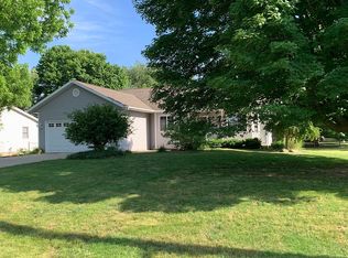 1822 Greenwoods Dr, Jenison, MI 49428