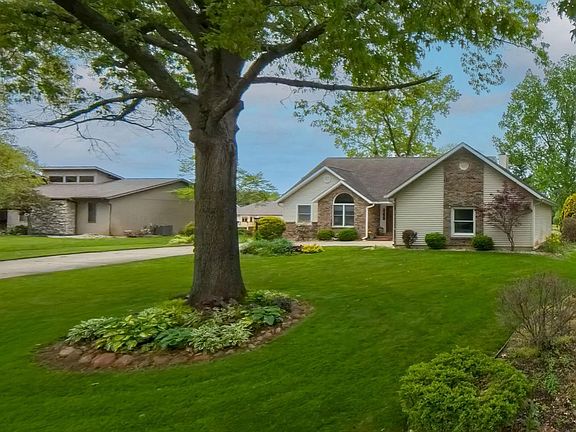 3rd image of 53337 E Cobus Dr