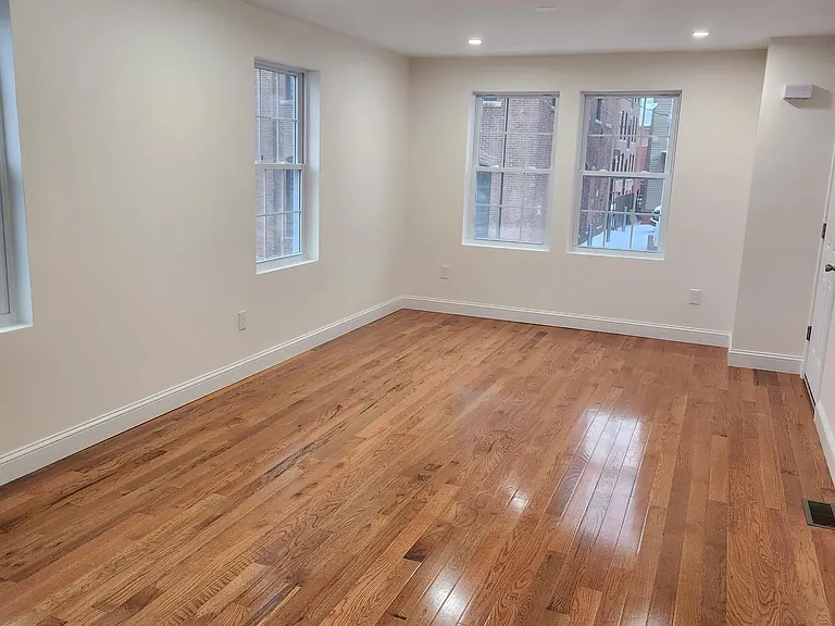 26 Cromwell St #1 — Photo 19