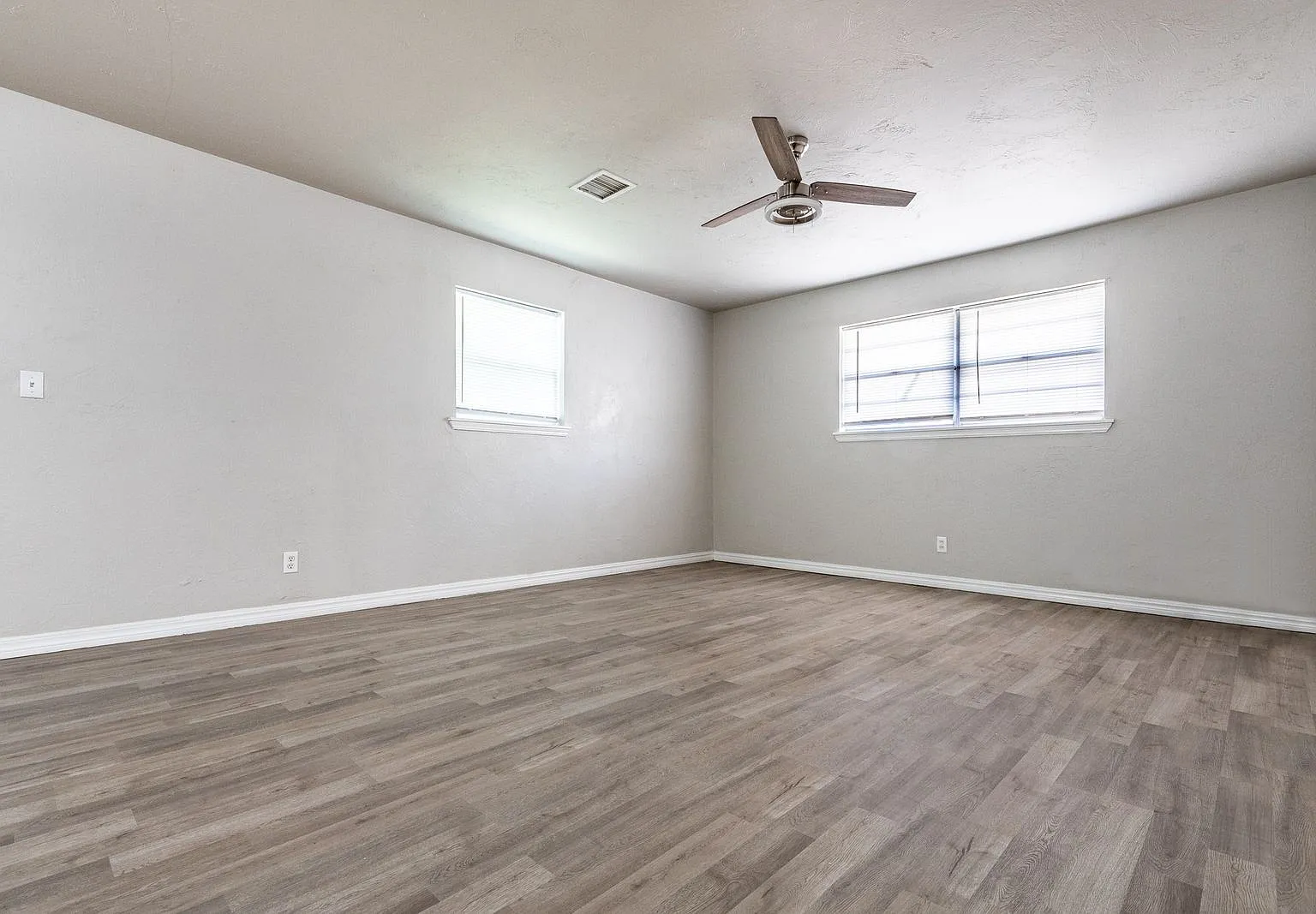 4 bed, 2.0 bath, 1673 sqft, $1,550 — Photo 4