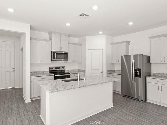 3rd image of 80550 Anacapa Dr