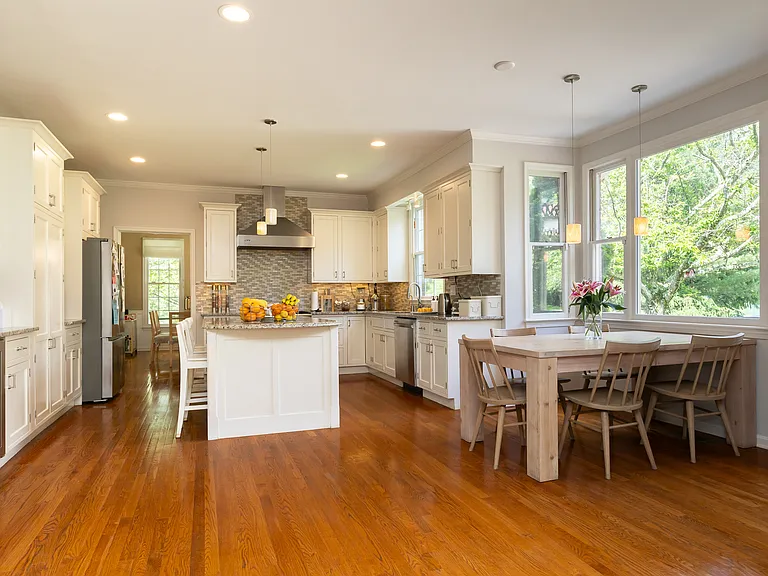 8809 Saunders Ln — Photo 39