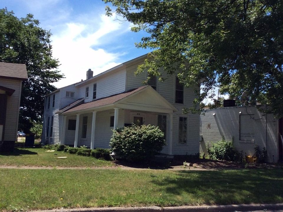 2nd image of 816 Elliott St
