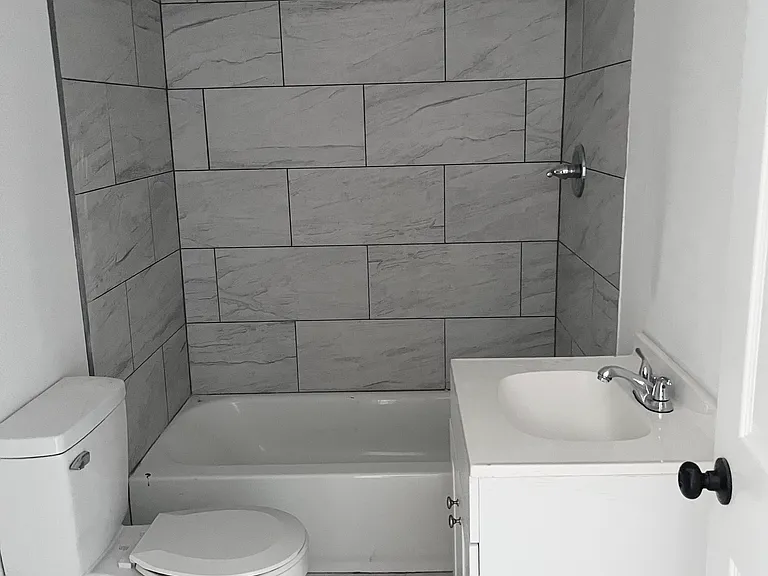 1410 Jones St — Photo 13