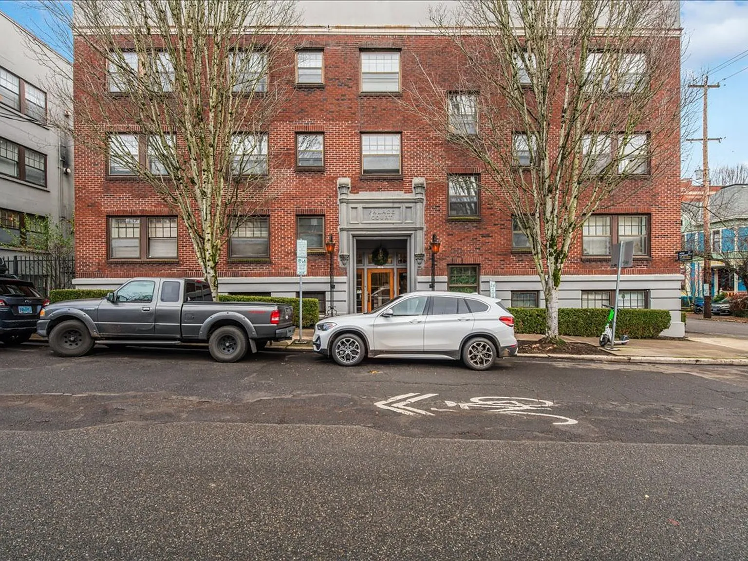 Palace Court Apartments — Photo 3