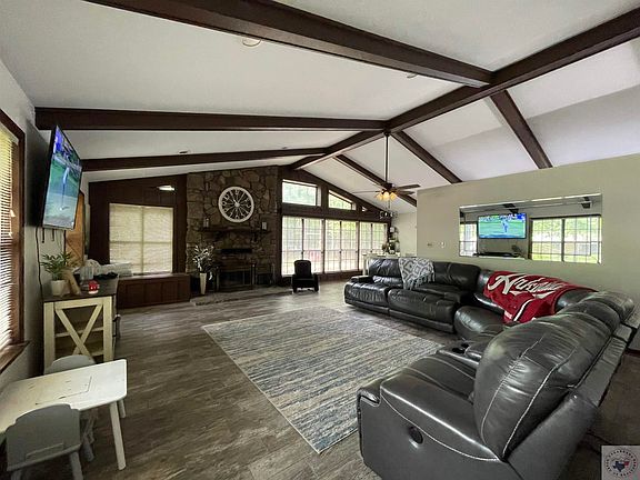 2nd image of 2115 Franklin Dr