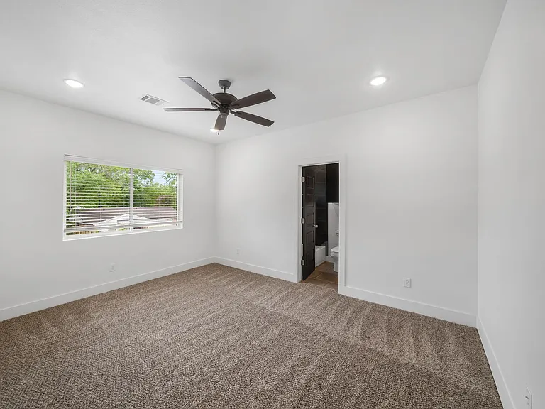 211 Lynn Dr — Photo 50