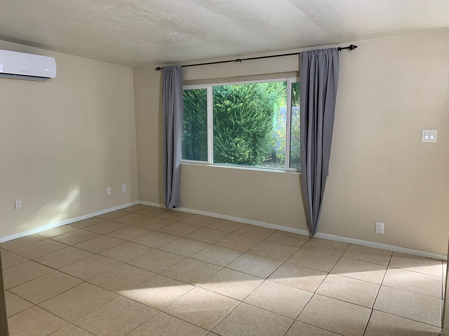 1 bed, 550 sqft, $1,200 — Photo 3