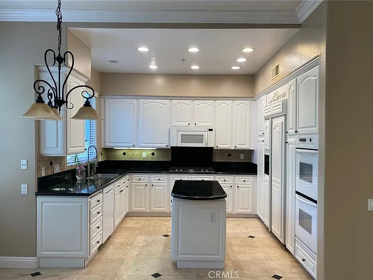 357 S San Vicente Ln — Photo 5