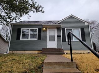 810 24th St, Bettendorf, IA 52722