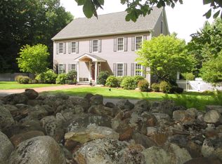 59 Elizabeth Ln, Hopkinton, NH 03229