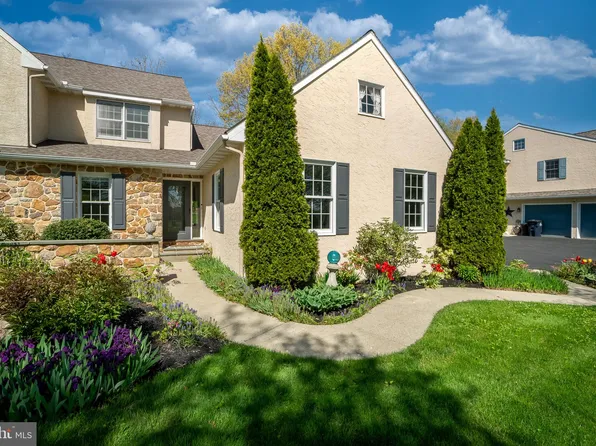 126 S Pine St, Elverson, PA 19520