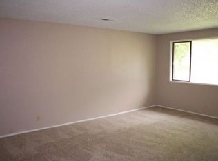 368 S 49th Pl, Springfield, OR 97478