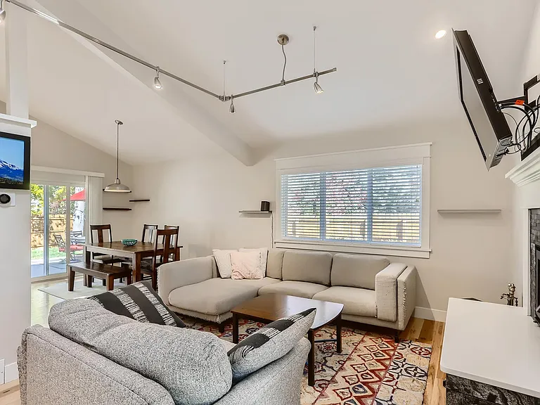 4418 Driftwood Pl — Photo 5