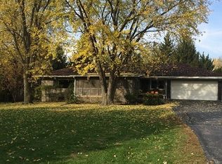 908 Stony Point Rd, Dixon, IL 61021