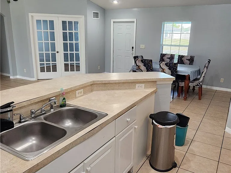 1627 S Gator Cir — Photo 10