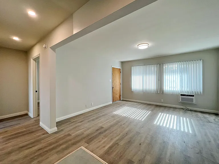 325 N Garfield Ave #I — Photo 9