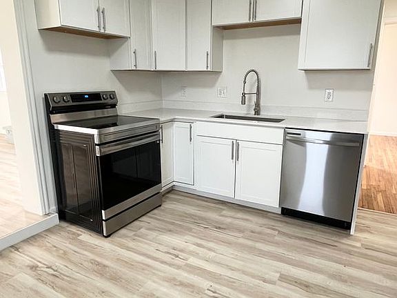 3rd image of 1815-1823 E Stratford Ave