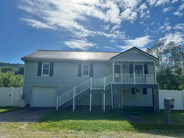 909 James St, New Martinsville, WV 26155
