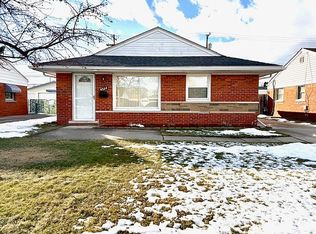 9324 Westpoint St, Taylor, MI 48180