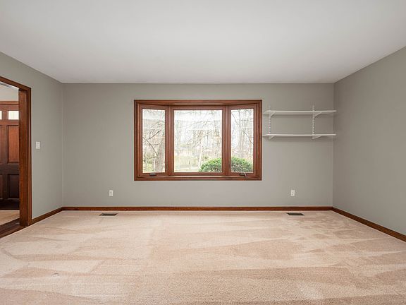 5th image of 8711 Kensington Dr
