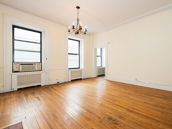 2nd image of 250 W 14th St Floor 2