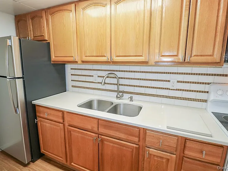 40 S Highland Ave #14 — Photo 2