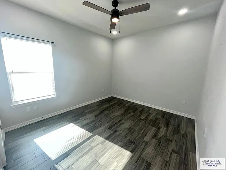 1122 E 20th St #5 — Photo 13