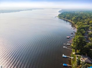 6111 Loud Dr, Oscoda, MI 48750