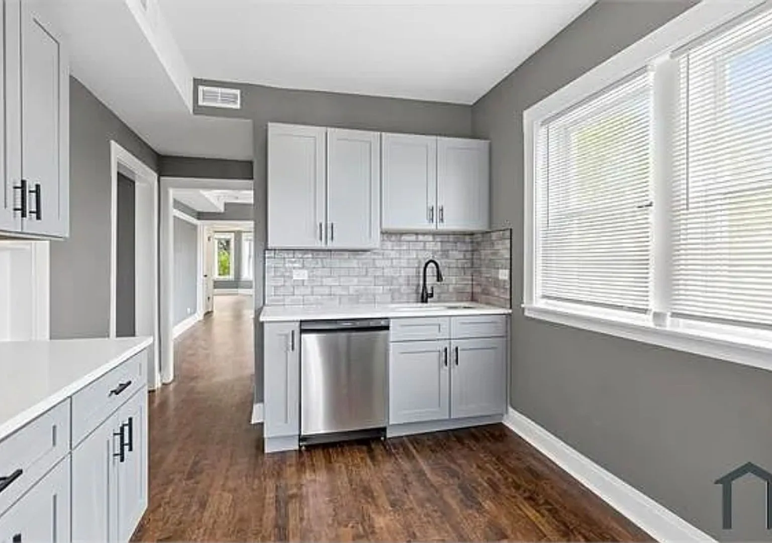8210 South Marshfield Ave. — Photo 2