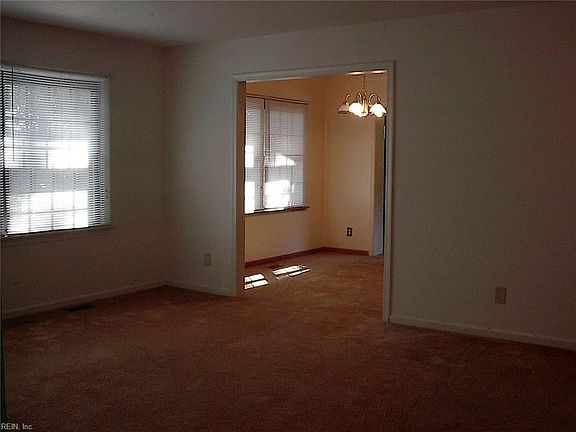 3rd image of 884 Colleen Dr
