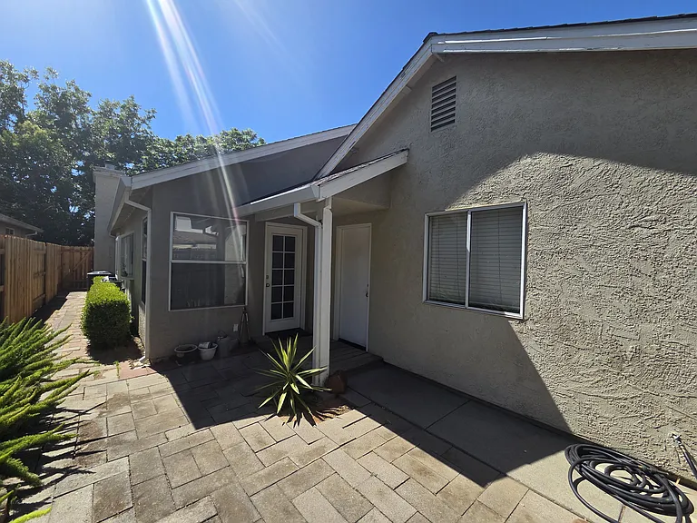 1412 Olympic Dr — Photo 22