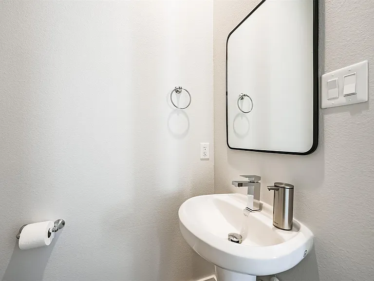 5209 Allen St #F — Photo 22