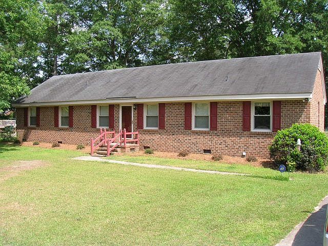 1st image of 105 Wellington Ct