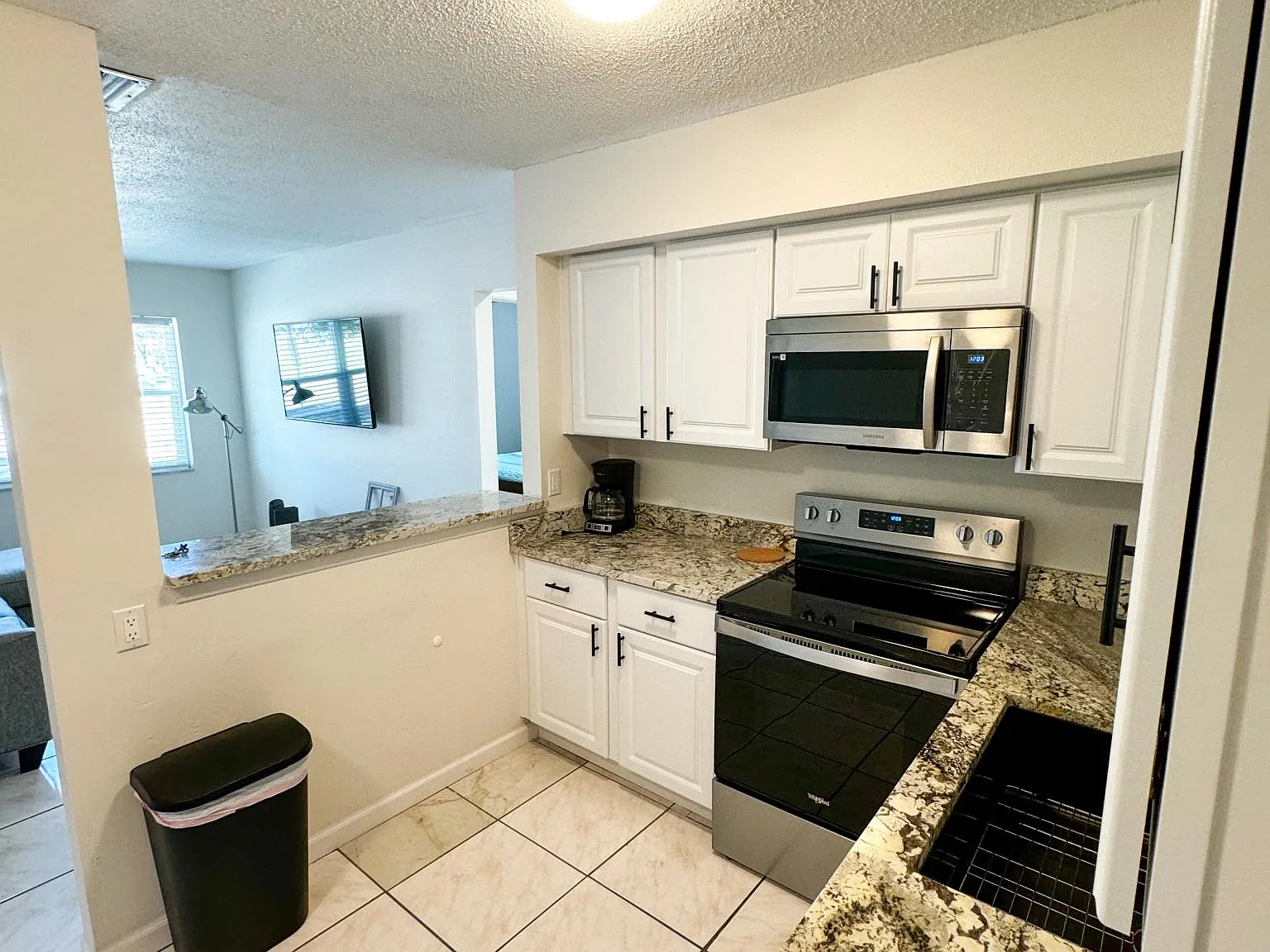 1295 S Prospect Ave — Photo 4